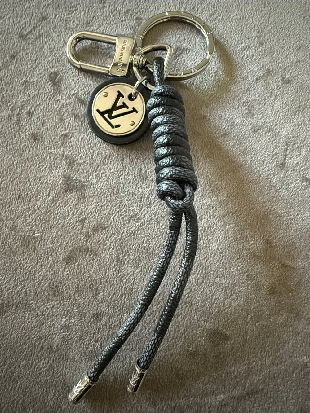 Louis Vuitton Silver Gray Black Leather Damier Key Holder Cord Keyring